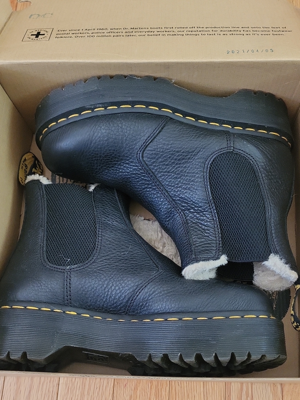 EUC Dr.Martens Quad Size 8
